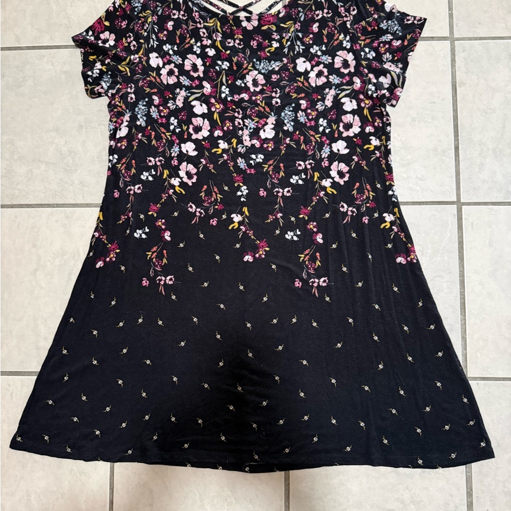 Women’s Black Floral Short Sleeve A-Line Dress